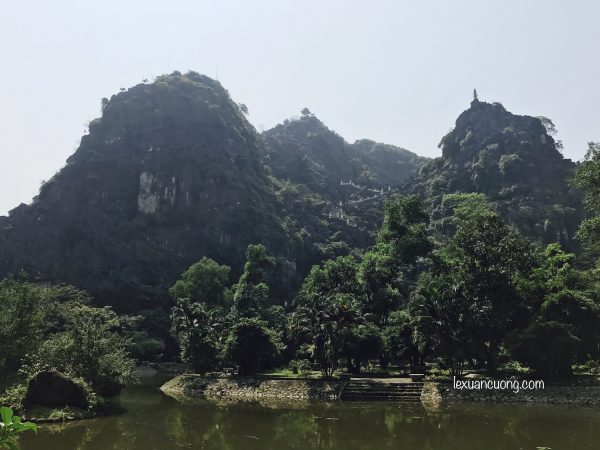 Núi Ngoạ Long - khu du lịch Hang Múa, Ninh Bình