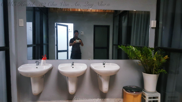 Khu vực vệ sinh tại OME Hostel - 32 Chu Văn An, Quy Nhơn