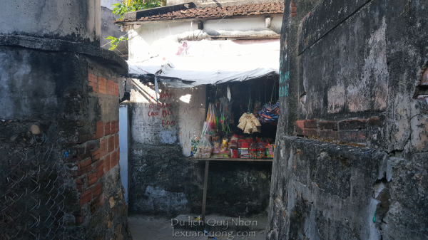 Những nếp nhà cũ cũ của xã Nhơn Lý