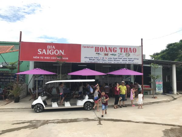 Hoang Thao Seafood Restaurant, Nhon dealer. You can eat or order seafood to bring about.