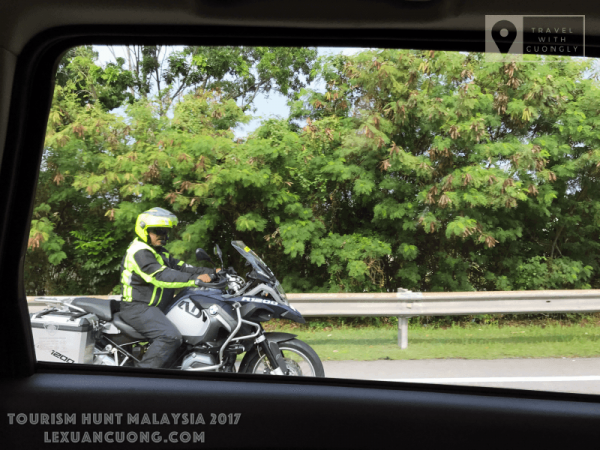 Xe Mô tô hộ tống đoàn di chuyển trong chương trình ASEAN MEDIA BLOGGERS TOURISM HUNT 2017 tại Malaysia