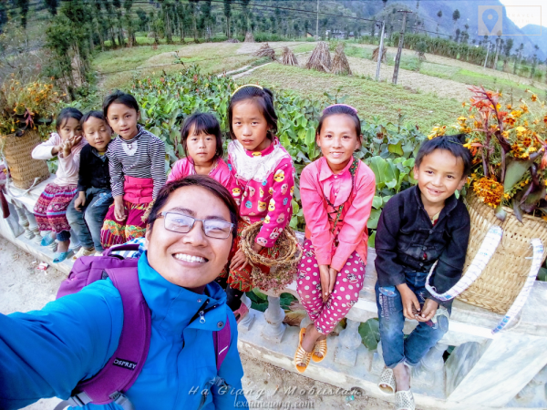 The children in Ha GIang. Selfie with Mobiistar Zumbo S2 Dual Camera.