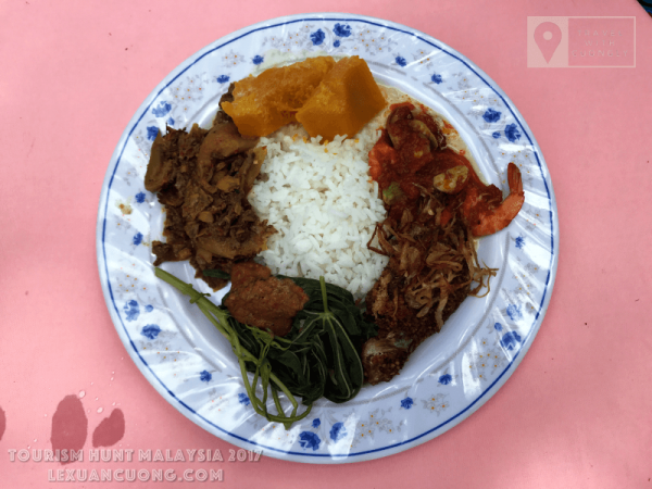 Một dĩa đồ ăn thông thường của Malaysia