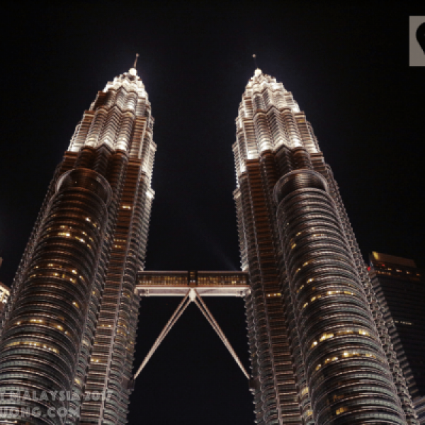 Du lịch Malaysia - tháp đôi Petronas